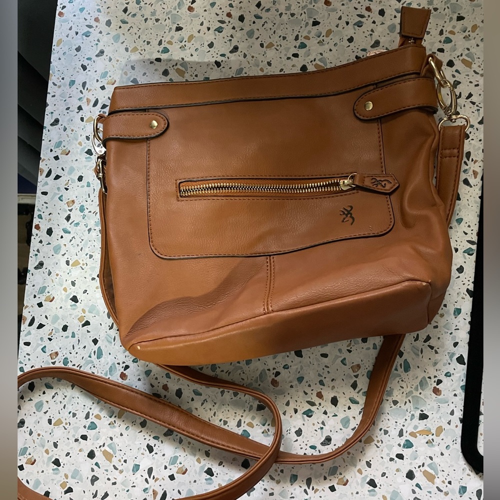 Browning conceal carry leather cross body bag.